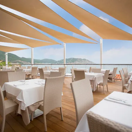 מלון Invisa Club Cala Blanca 3*