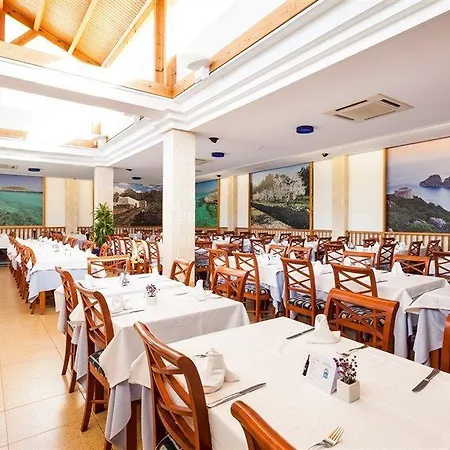 Invisa Club Cala Blanca 3*
