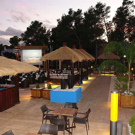 Invisa Club Cala Blanca Otel 3*