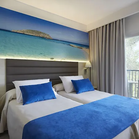 إنفيسا كلوب كالا بلانكا Playa Des Figueral