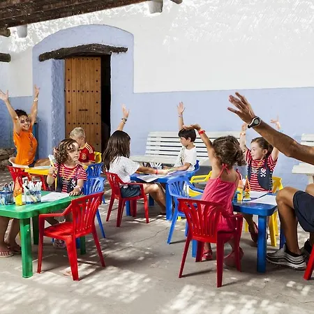 إنفيسا كلوب كالا بلانكا فندق